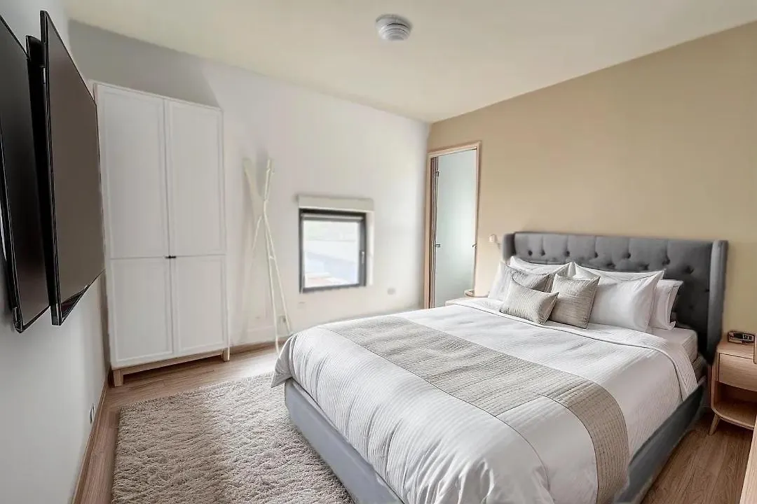 Station 64 A2 Bruxelles-Charleroi-Airport Apartment